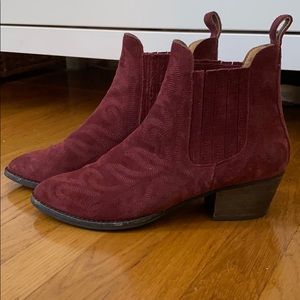 Dolce Vita suede maroon booties